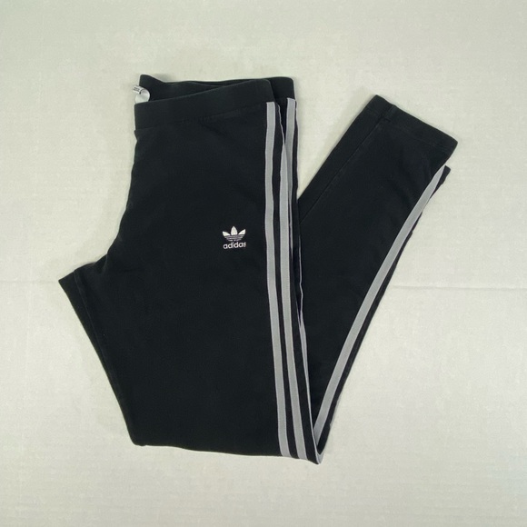 Pants - Adidas ~ Legging Capri ~ Size Medium ~ Color Black